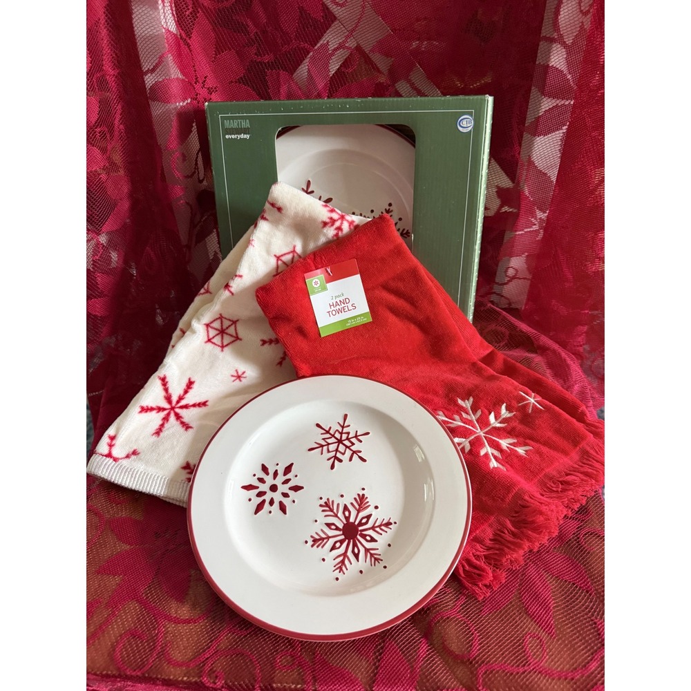 Martha Stewart Winter Jubilee Snowflake Dessert Plates 4pc & 2pk Hand Towels NIB